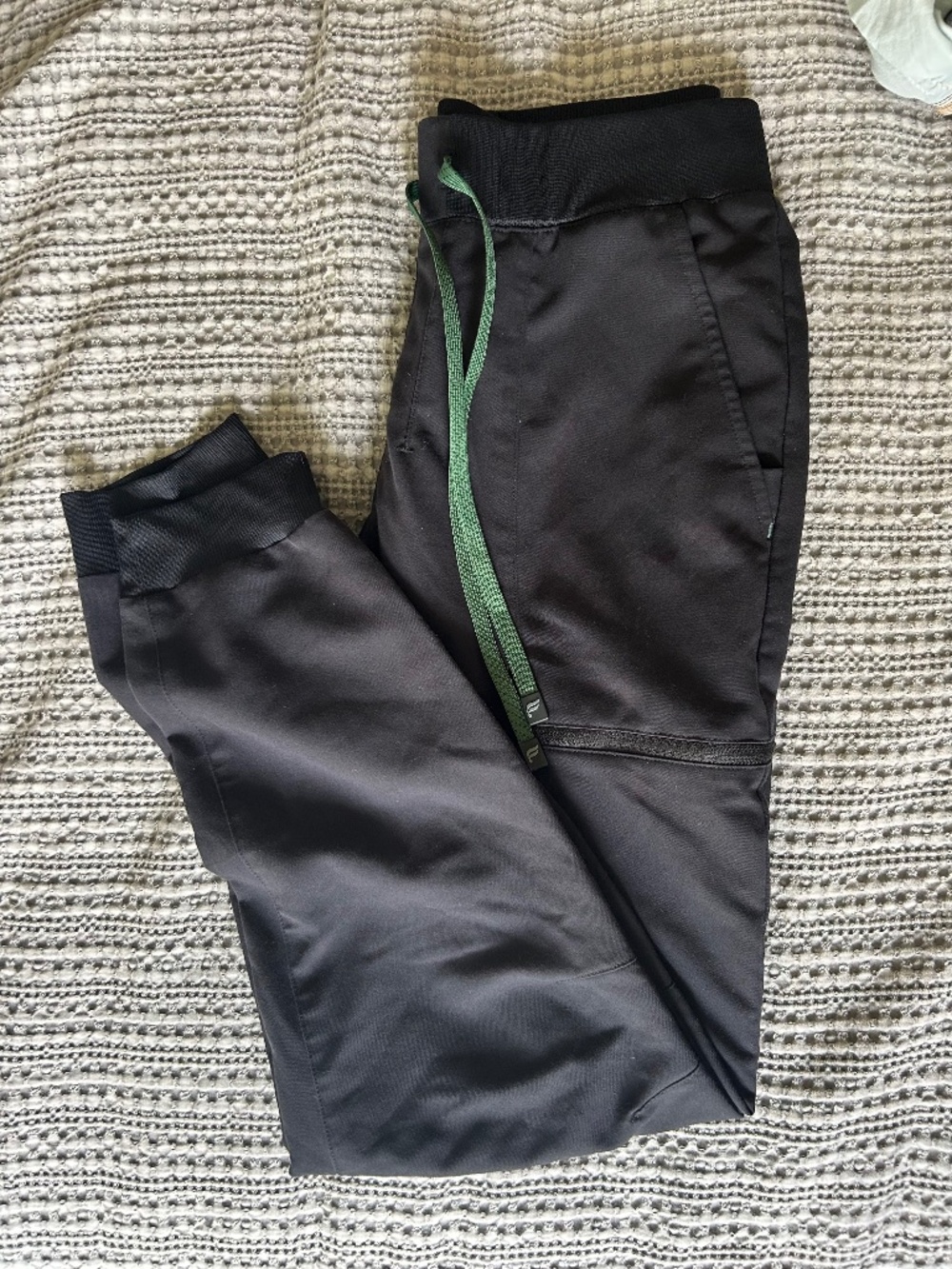 Fabletics Scrub Set